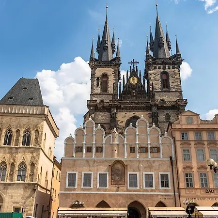 Luxury In The Jewish Quarter Of *