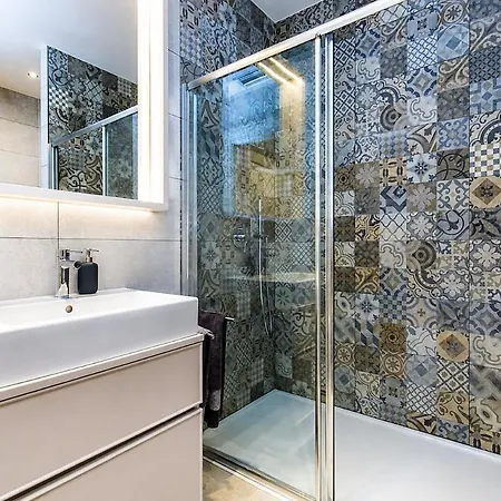 Luxury In The Jewish Quarter Of
